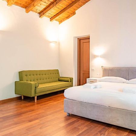 Appartamento Le Guglie In Piazza Castello - Centro Storico Милано Екстериор снимка